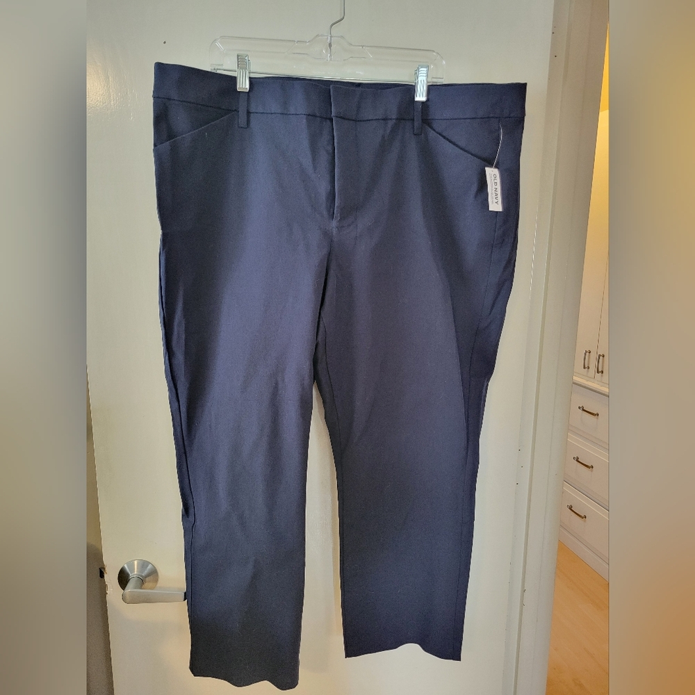 NWT Old Navy High-Rise Pixie Straight Secret-Smooth Pockets